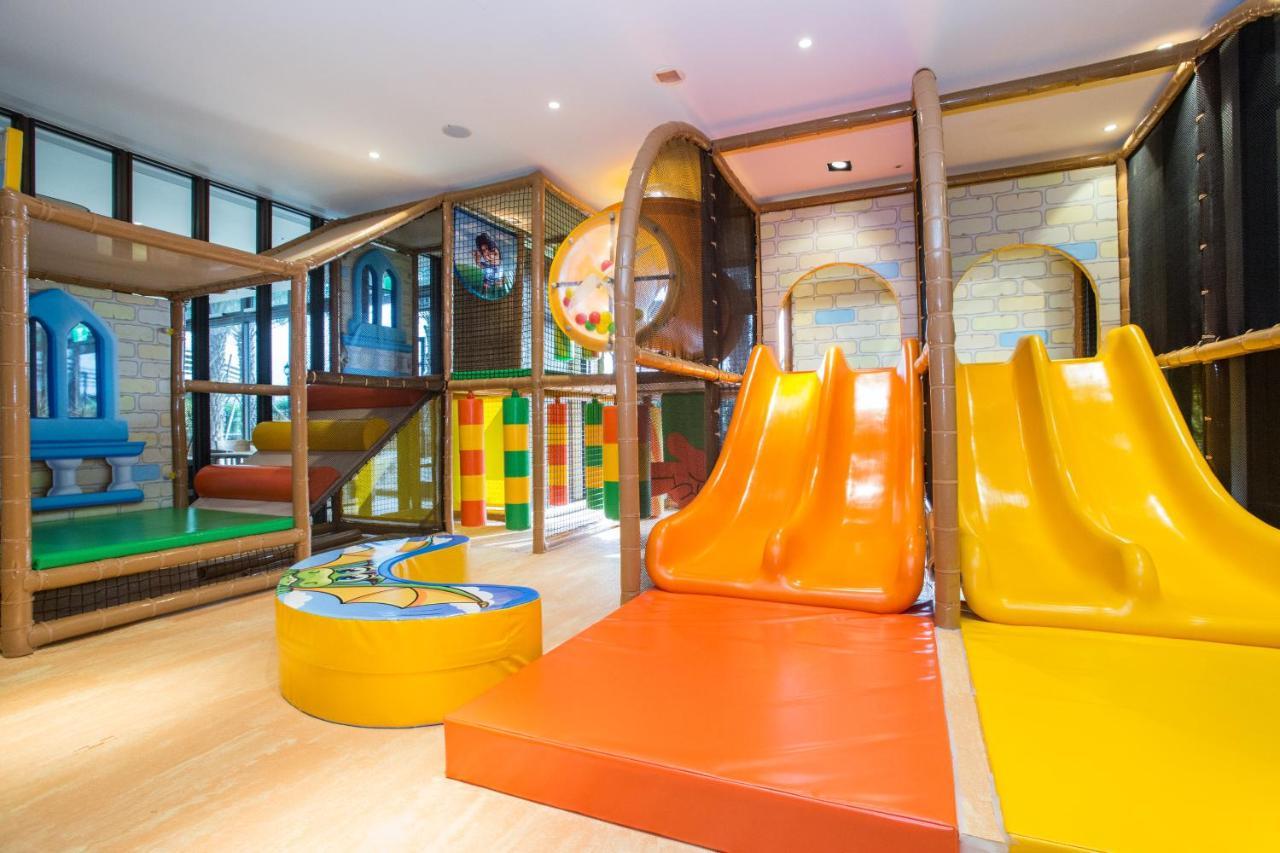 Cuncyue Hot Spring Resort Luodong Esterno foto The children's play area
