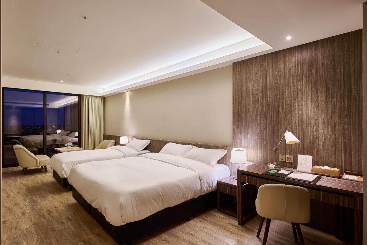 Cuncyue Hot Spring Resort Luodong Esterno foto Deluxe Room