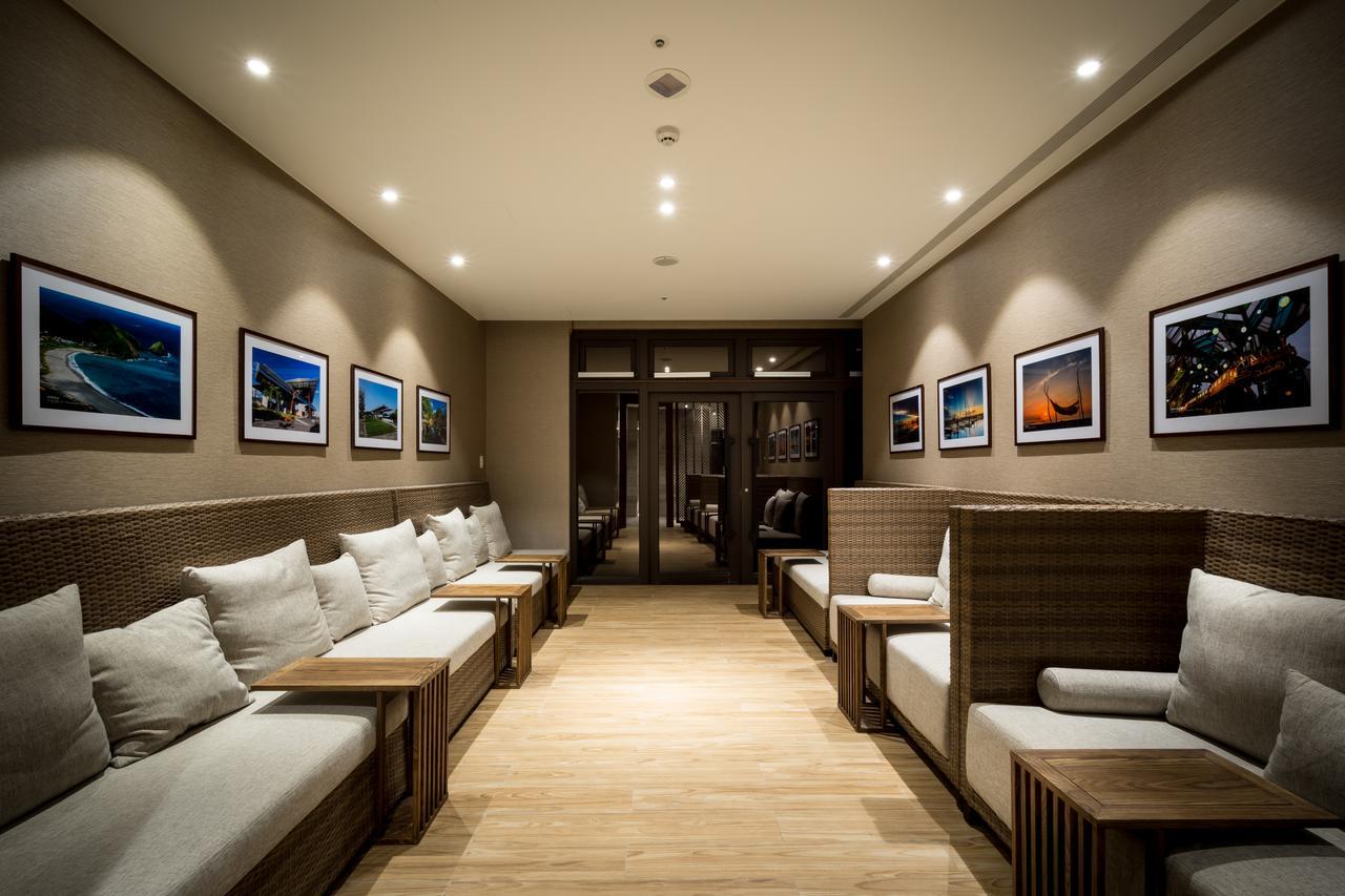 Cuncyue Hot Spring Resort Luodong Esterno foto The lounge at the airport